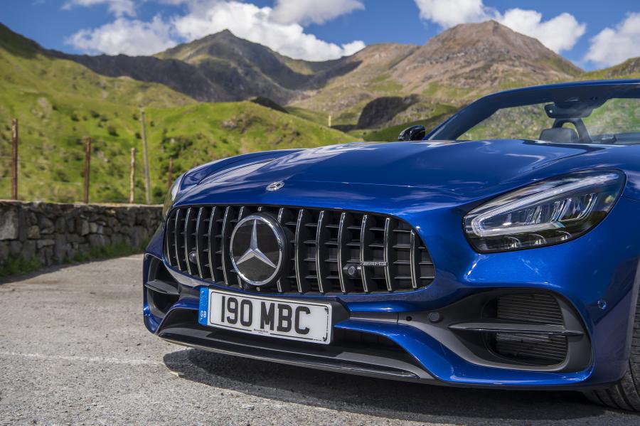Детали экстерьера Mercedes-AMG GT S Roadster (R190) 2019 года  (UK) (фото 34 из 40)